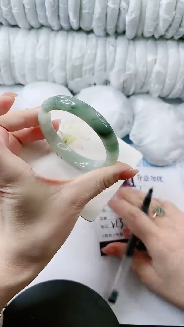 【闪购商品】石英质玉手镯未镶嵌多样性发货V13