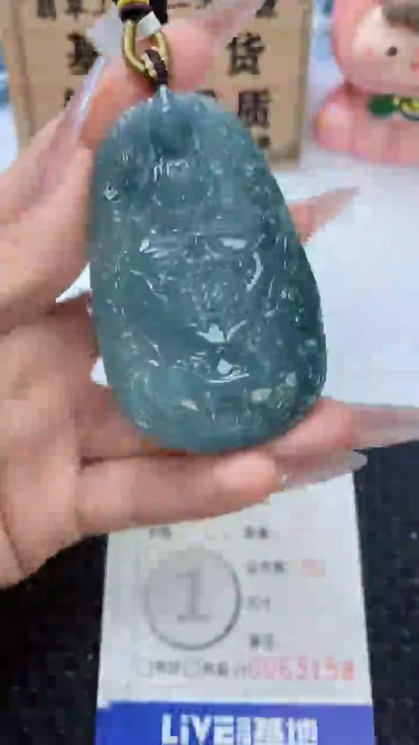 翡翠未镶嵌颈饰