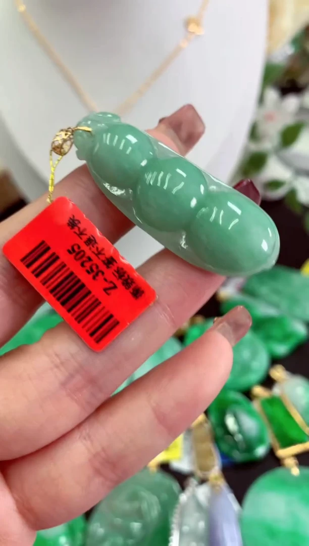 【闪购商品】翡翠吊坠(不含链)18K金镶嵌挂件