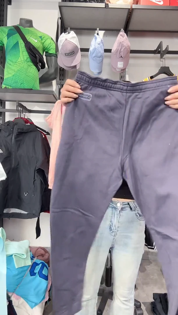 1056     编码 瑕疵款直播间过款为准 尺码