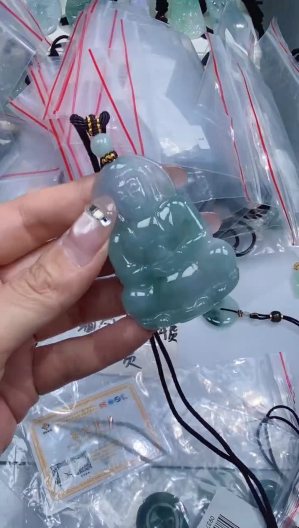 颈饰未镶嵌翡翠吊坠