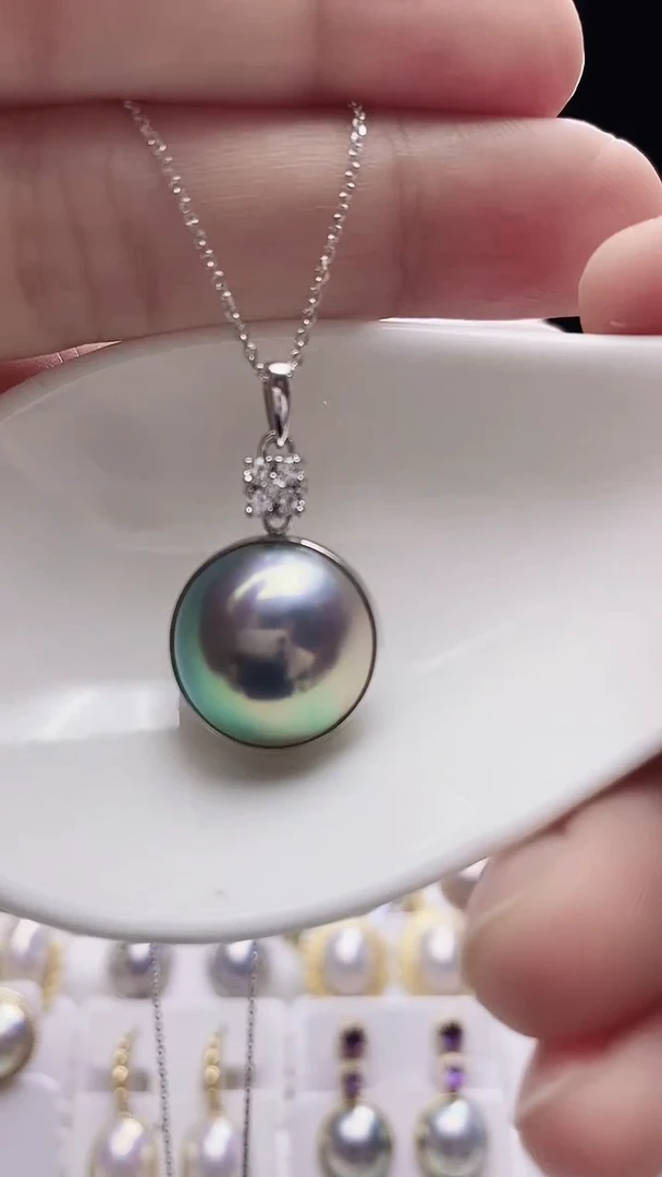 【闪购商品】拼合珍珠（马贝珠）颈饰18K金镶嵌海水马贝吊坠