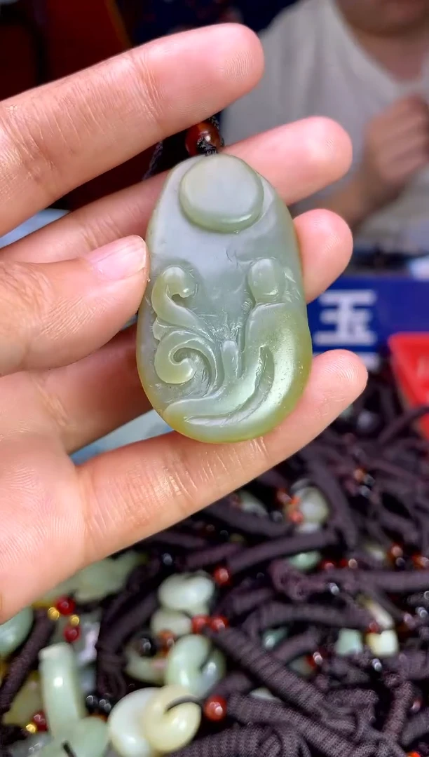 未镶嵌和田玉挂件1