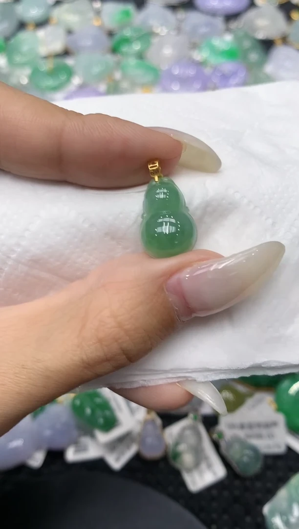 颈饰18K金镶嵌翡翠11111111111