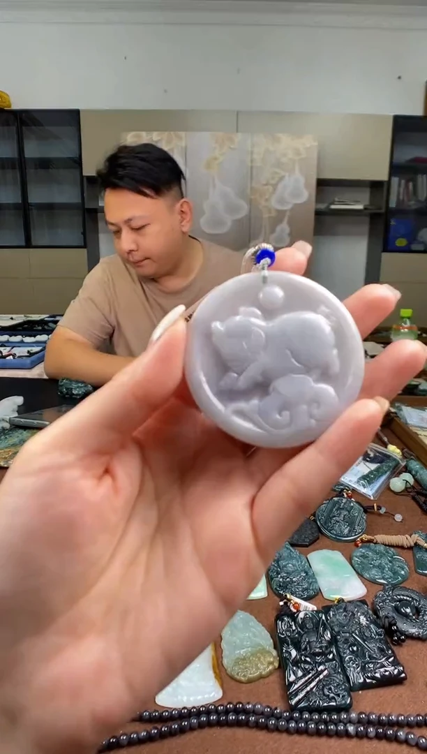 颈饰未镶嵌翡翠多样性发其一