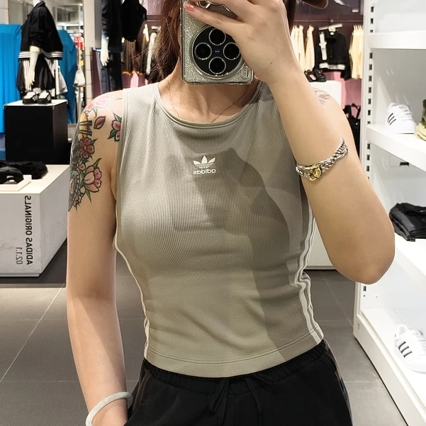 阿迪达斯三叶草女装新款运动背心舒适透气休闲上衣KB6419