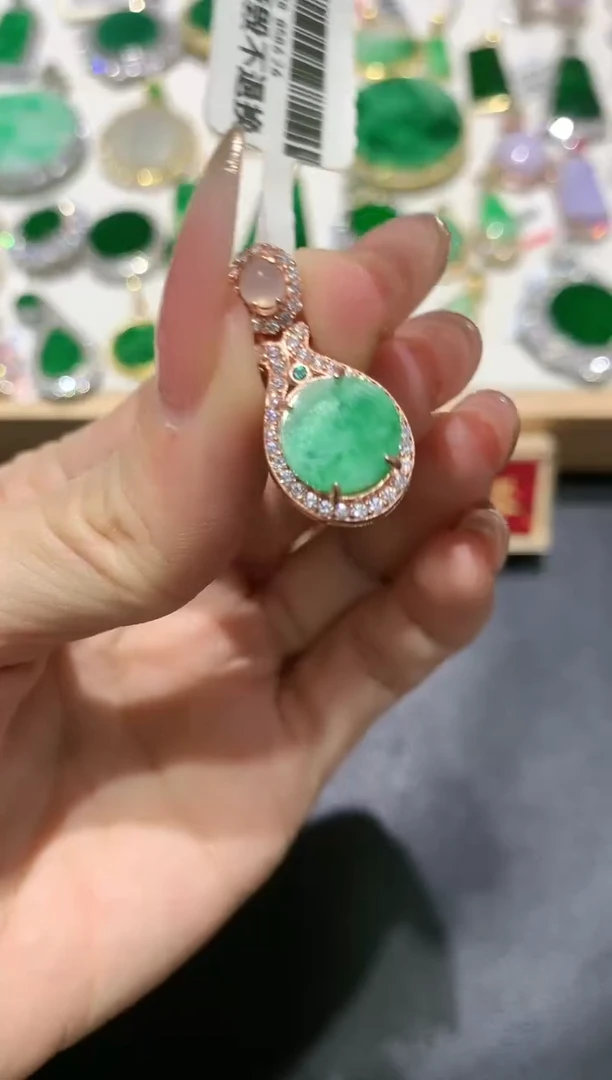【闪购商品】翡翠吊坠(不含链)银S925镶嵌1多人多样性随机发货1件