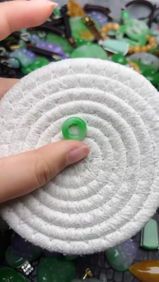 颈饰未镶嵌翡翠缅甸翡翠吊坠