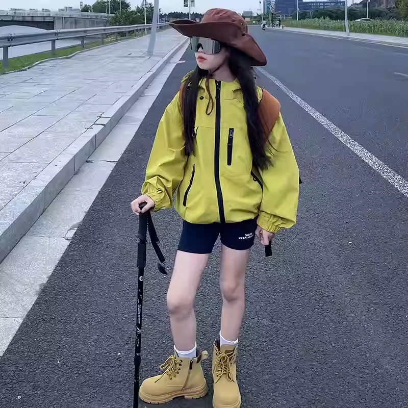 女童冲锋衣秋季2025新款儿童洋气时髦春秋款中大童休闲外套上衣潮