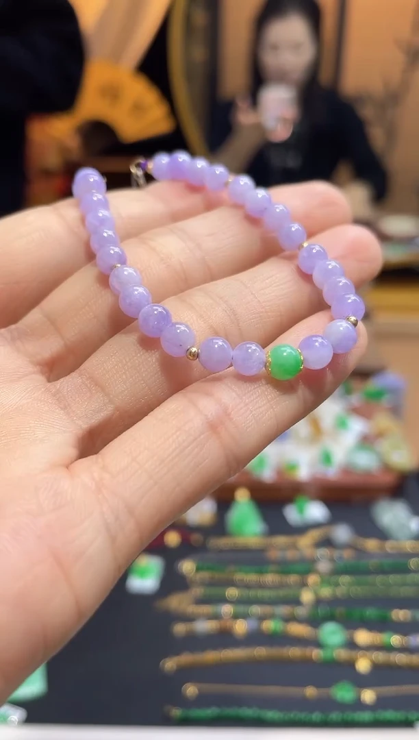 颈饰18K金镶嵌翡翠手链