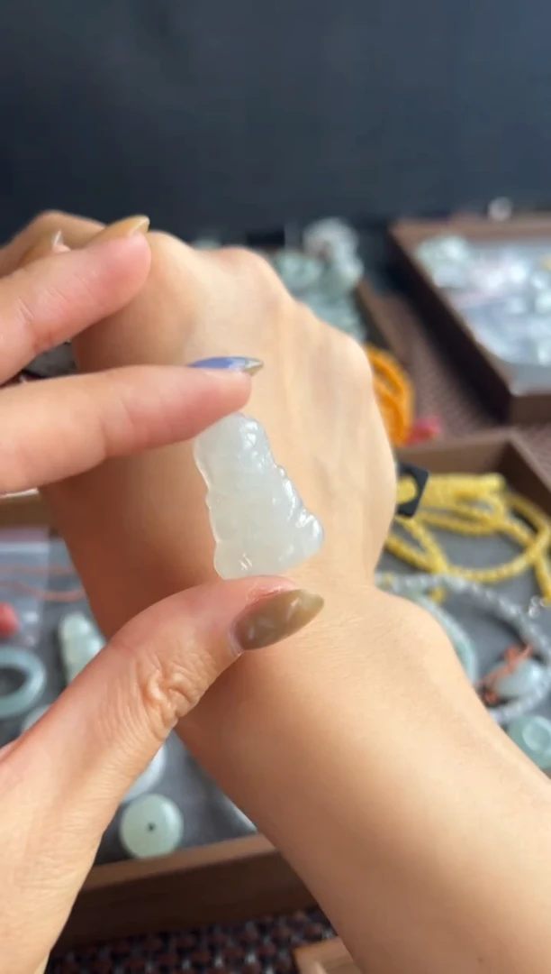 【闪购商品】翡翠吊坠(不含链)未镶嵌525买断