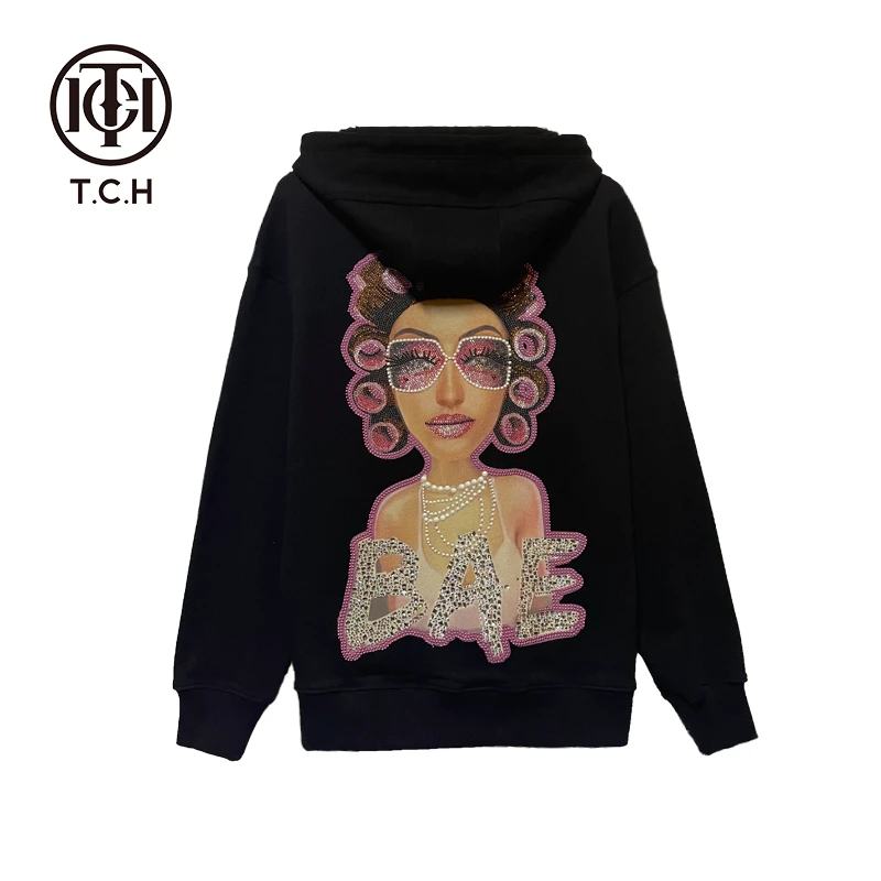 TCH服饰店播-潮酷眼镜烫钻黑色连帽卫衣T66C12E6009