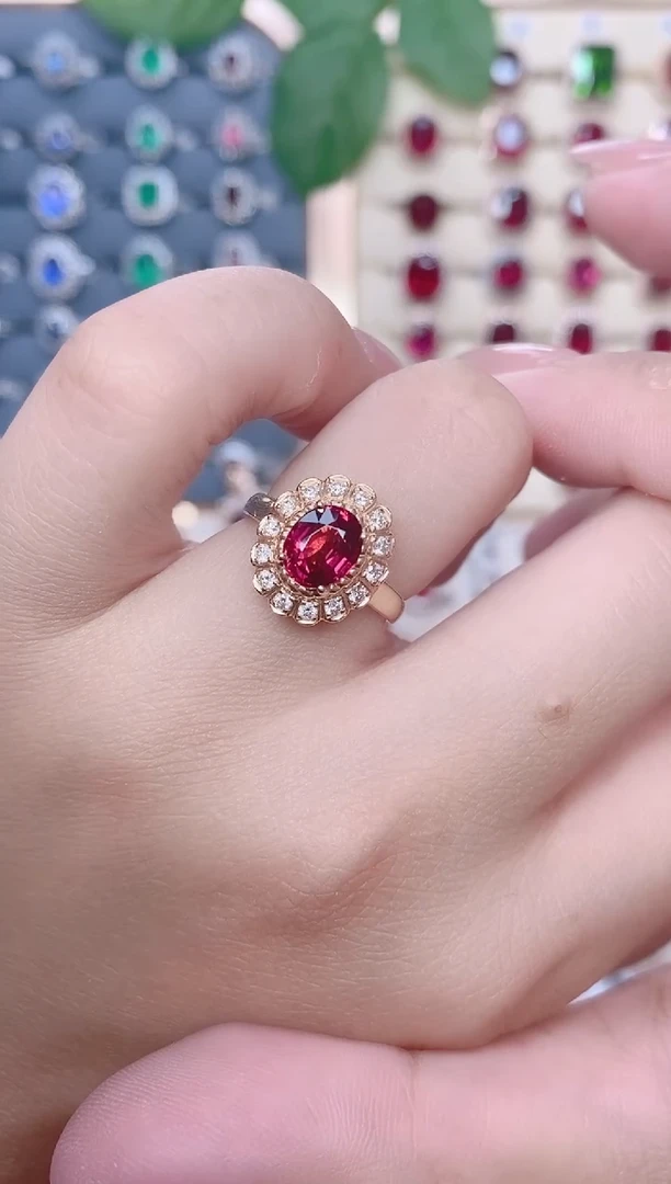18K金镶嵌碧玺戒指碧玺1.4ct