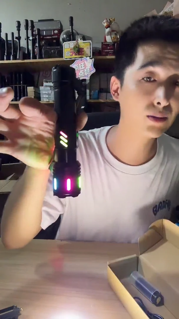 超亮白激光合金手电带夜光带26650