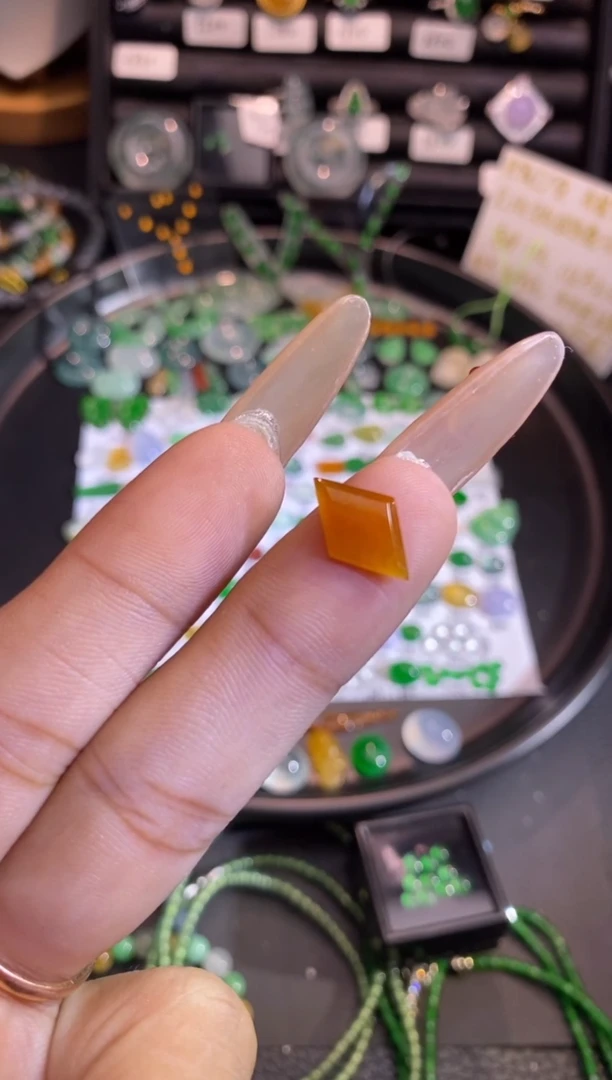 【闪购商品】翡翠挂件未镶嵌牌
