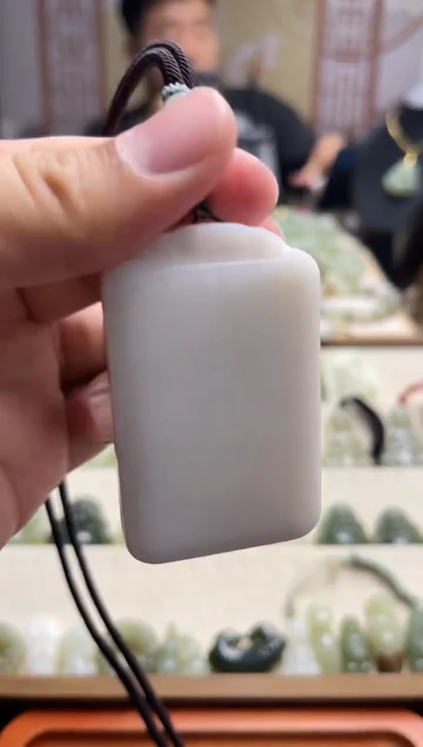 颈饰未镶嵌和田玉46无事牌