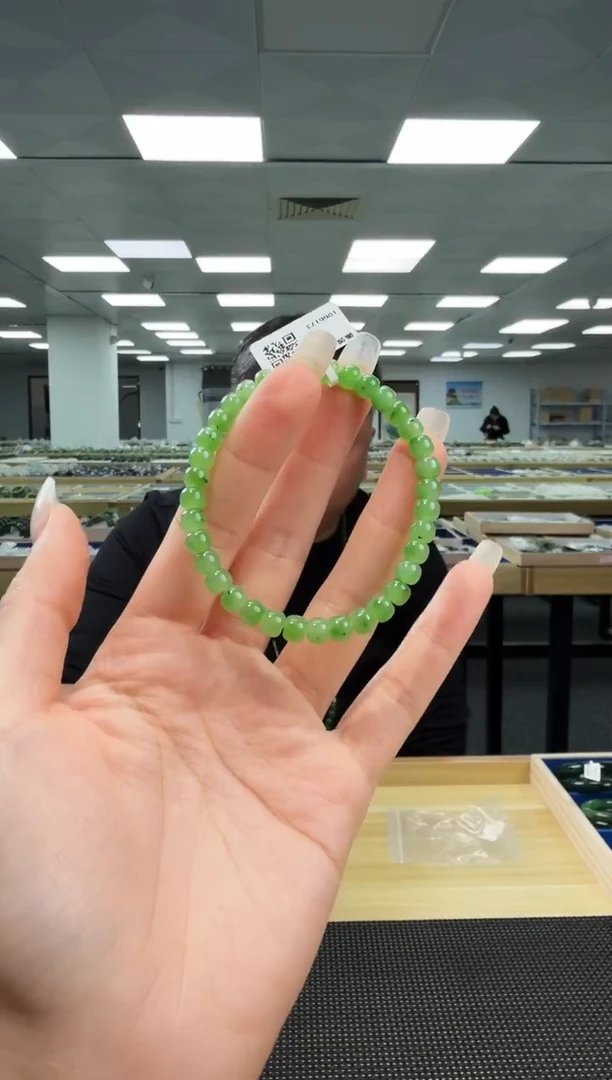 未镶嵌手链和田玉乌兰海苹果绿老型珠手串约卡5*6*36粒
