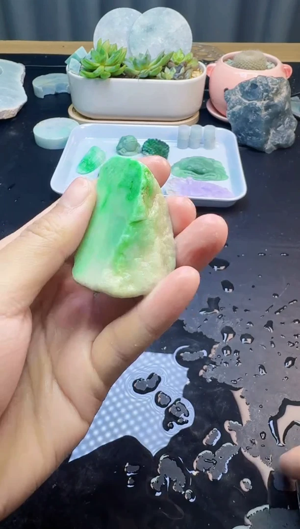 翡翠未镶嵌颈饰025天然缅甸A货翡翠