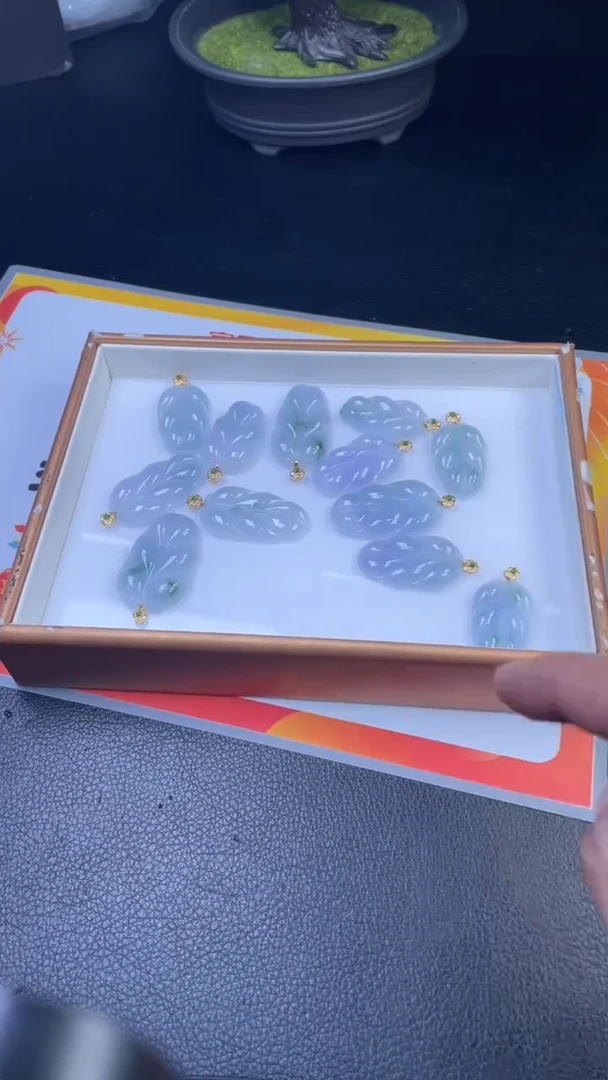 吊坠(不含链)18K金镶嵌翡翠FL110410/多样性发一件