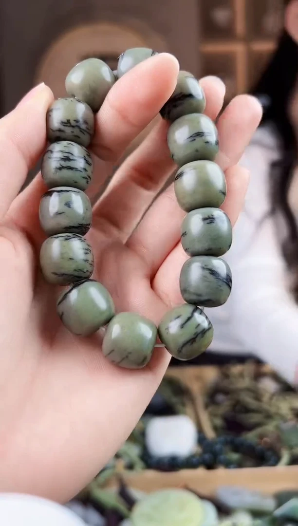 颈饰未镶嵌和田玉拍一发一，多样性发货