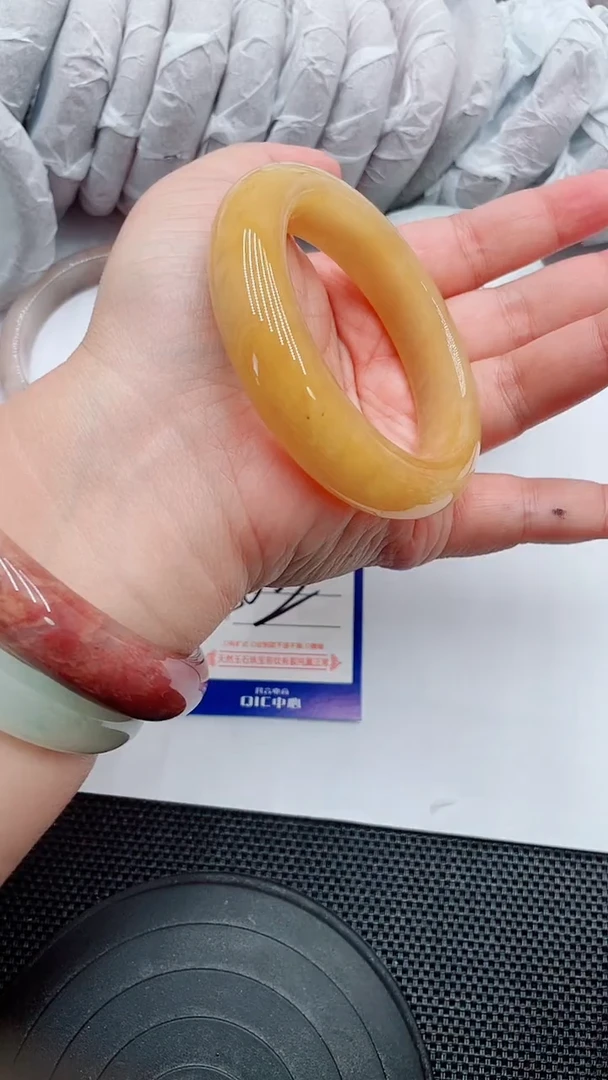 未镶嵌手镯石英质玉80-56-57