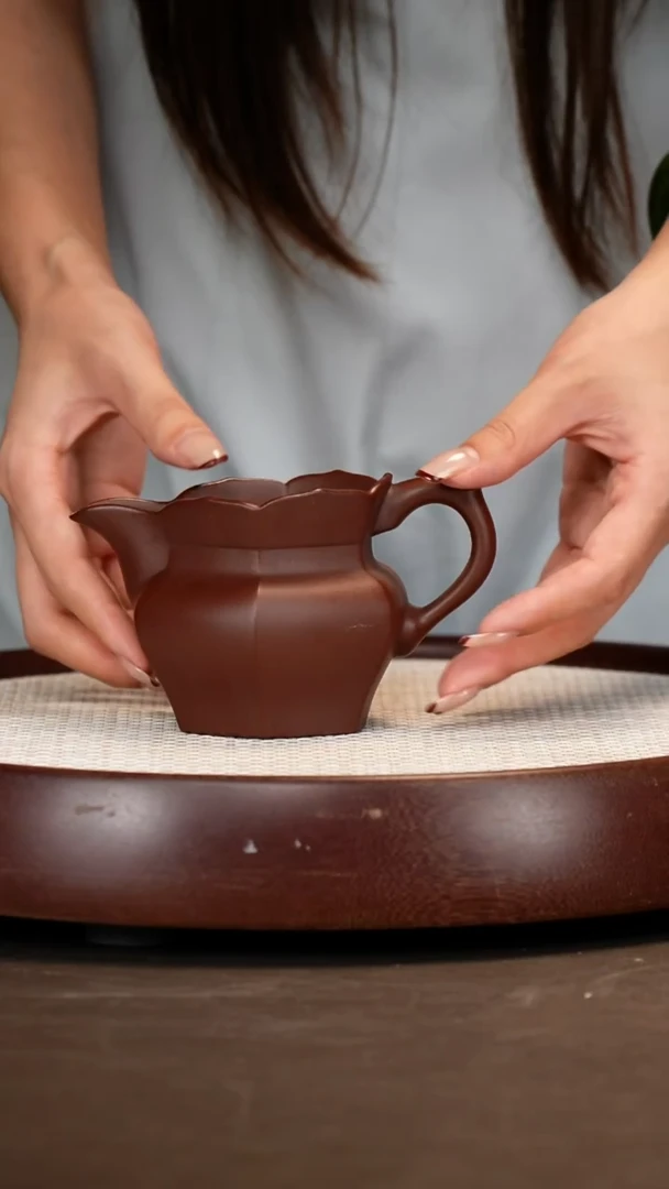 紫砂茶杯六方僧帽公道杯