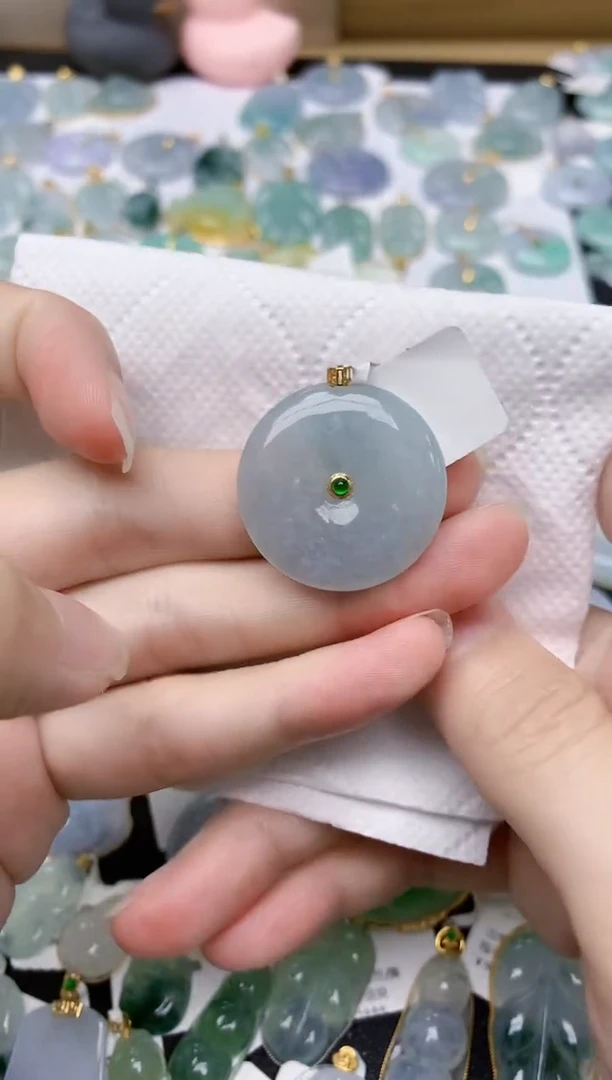 翡翠18K金镶嵌颈饰天然A货翡翠