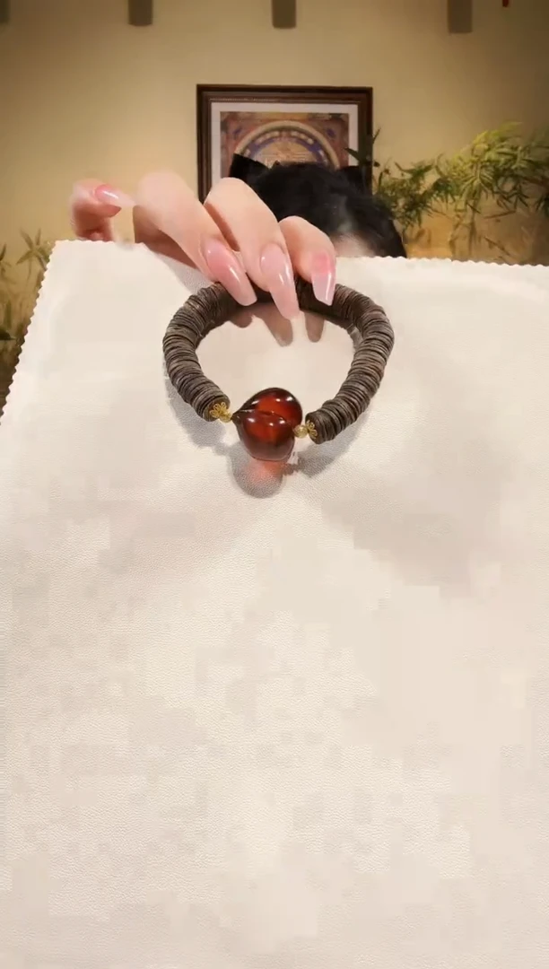 手链血珀未镶嵌沉香