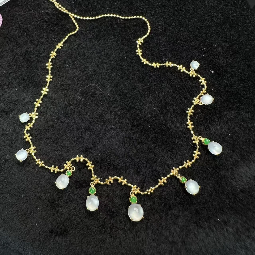 18K金镶嵌缅甸A货翡翠蛋面设计款项链X0212