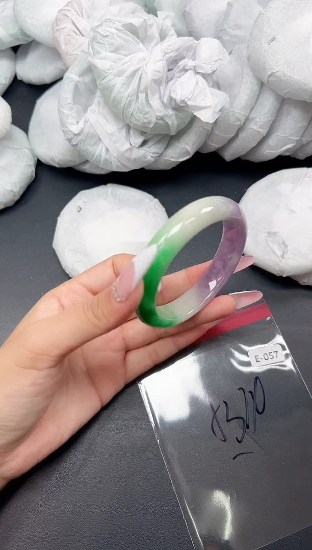 精品手镯，一物一拍E-057