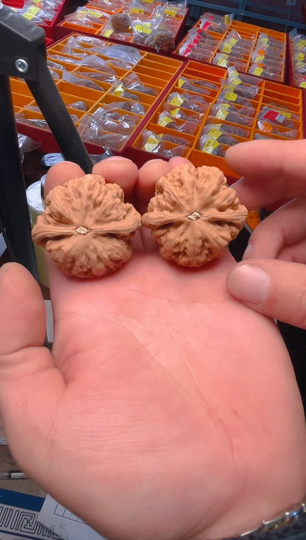 【闪购商品】文玩核桃把件44大粗筋