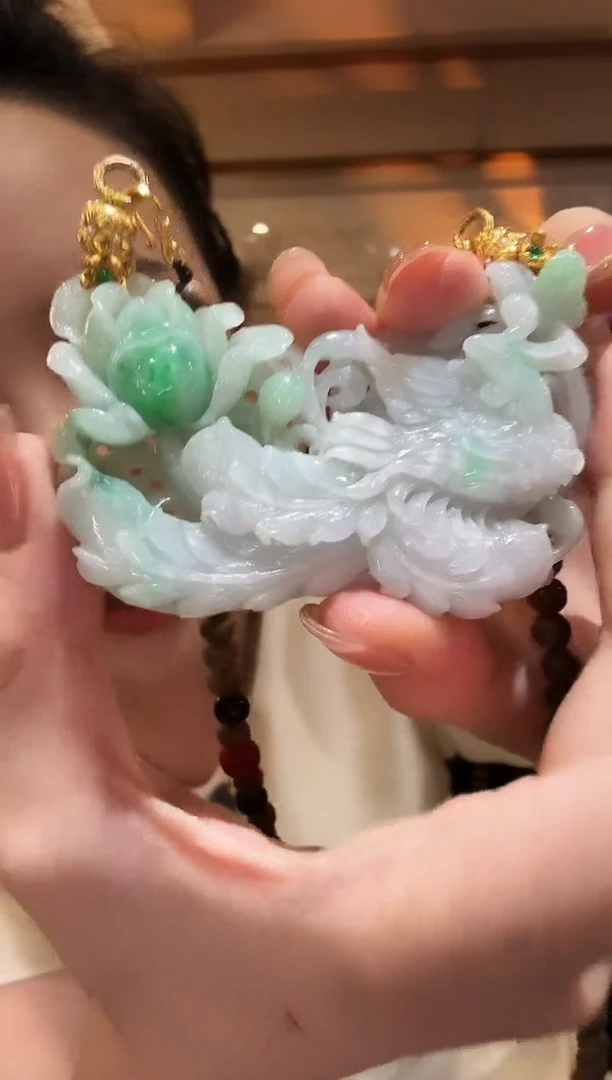 翡翠未镶嵌颈饰国风