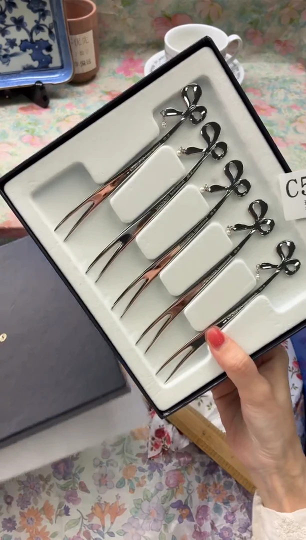 304不锈钢?**朝       C557*