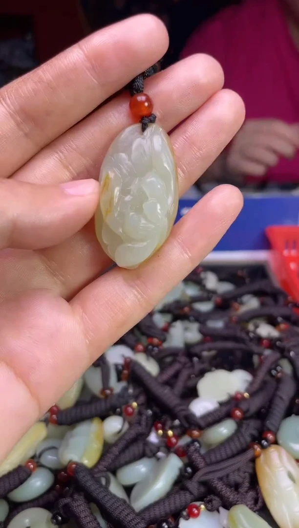 未镶嵌和田玉摆件1