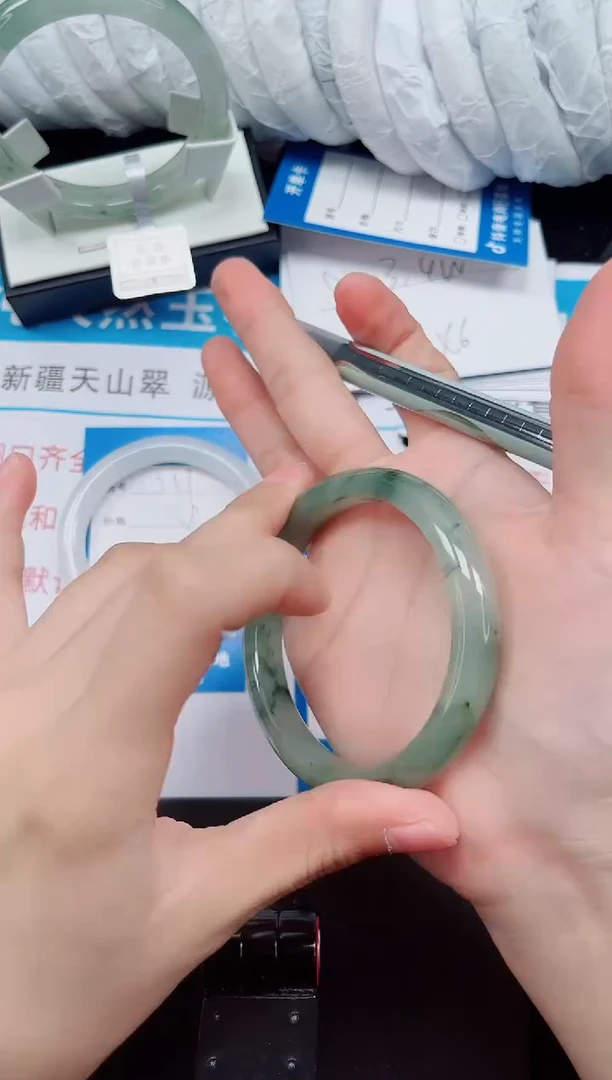 未镶嵌手镯石英质玉252-55/56