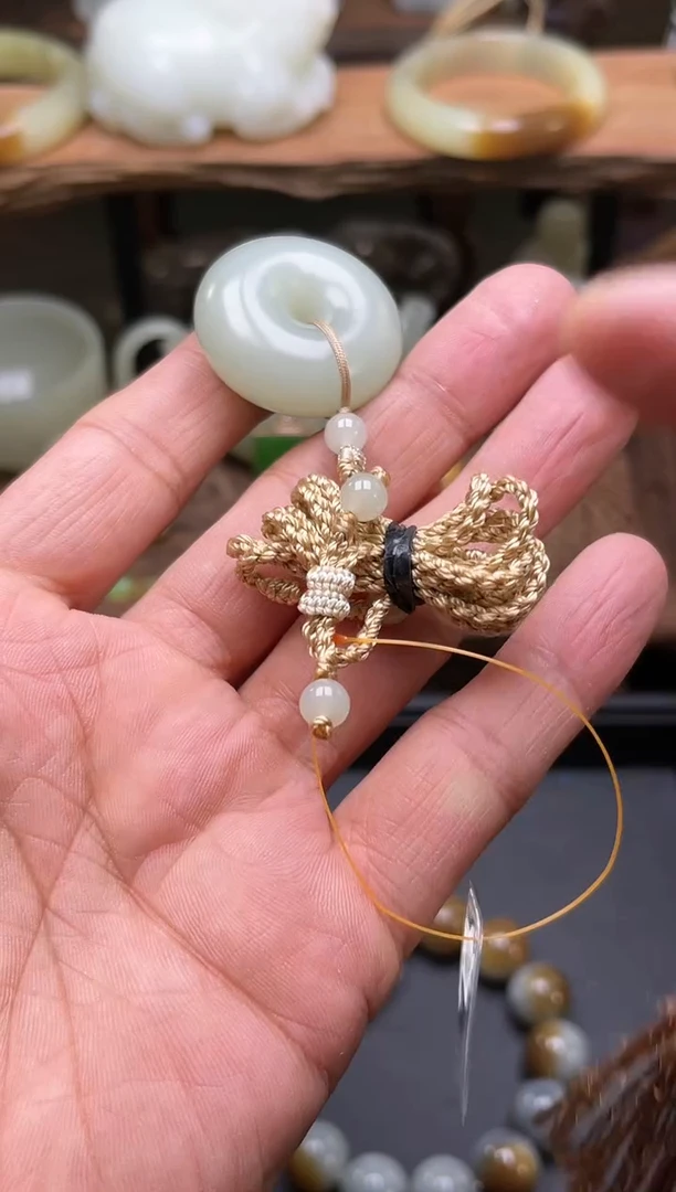 【闪购商品】和田玉吊坠未镶嵌且末青白 平安扣 822322