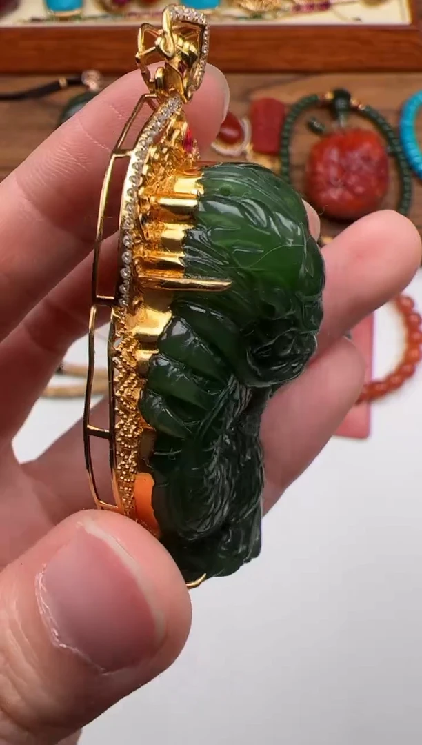 颈饰18K金镶嵌和田玉天**～配饰配饰