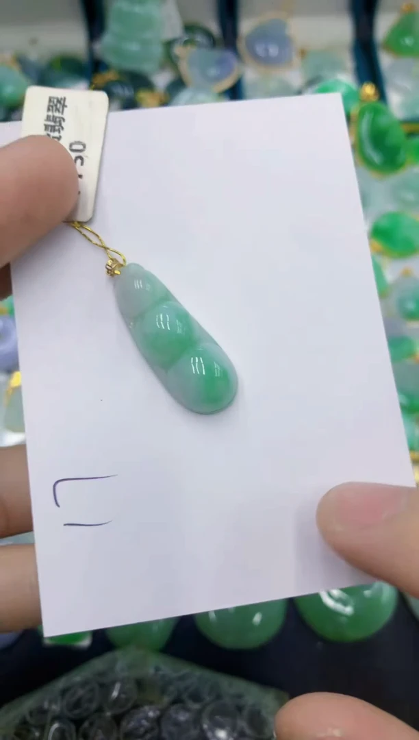 翡翠18K金镶嵌颈饰11111111