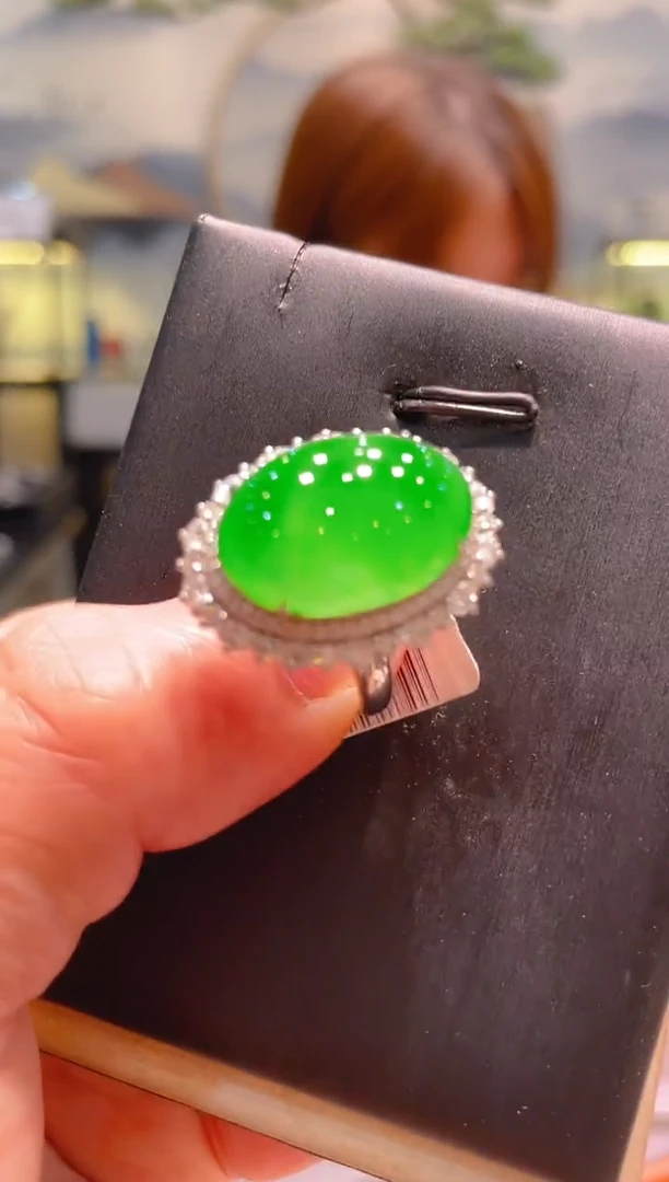 翡翠18K金镶嵌颈饰翡翠A72