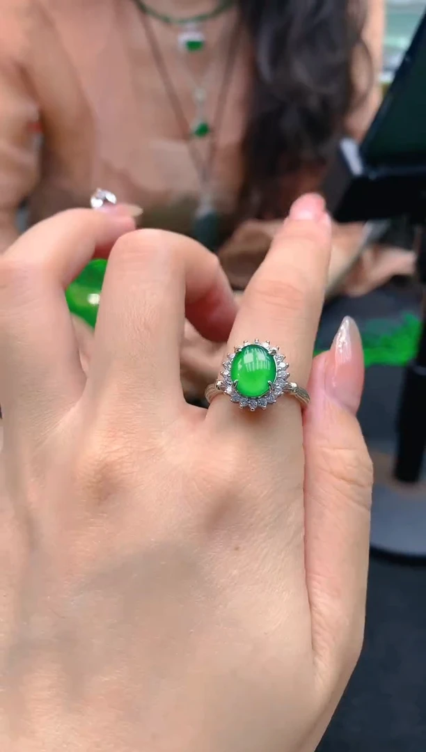 翡翠未镶嵌颈饰天然A货翡翠