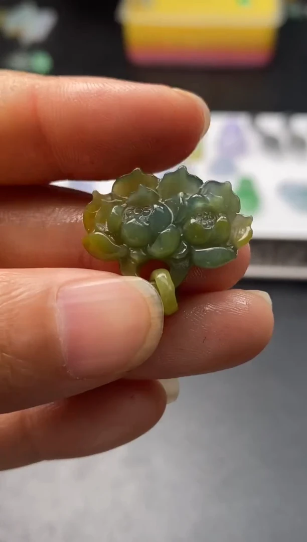 定制翡翠未镶嵌翡翠毛货多样性发其一