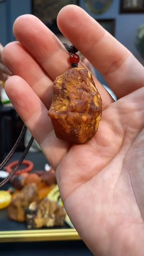 琥珀颈饰未镶嵌吊坠