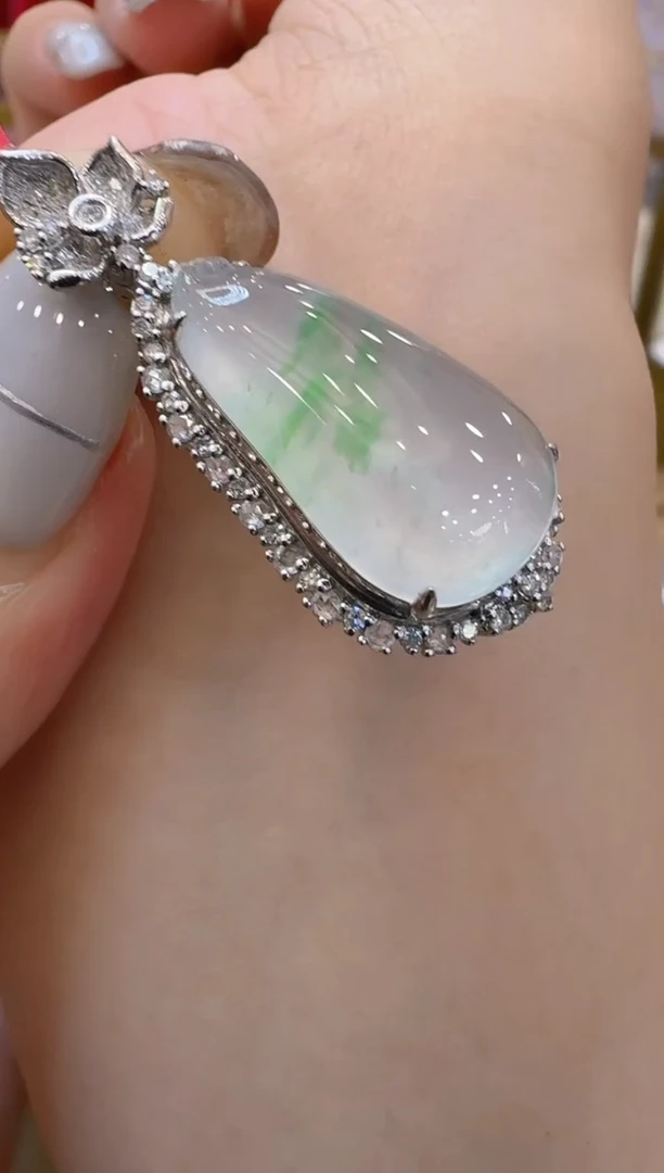 翡翠18K金镶嵌吊坠(不含链)多样性团购发一件