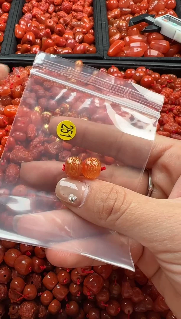 【闪购商品】南红玛瑙颈饰未镶嵌1