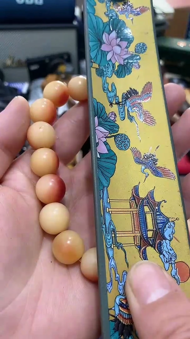 瓷片闪购商品 如图所示