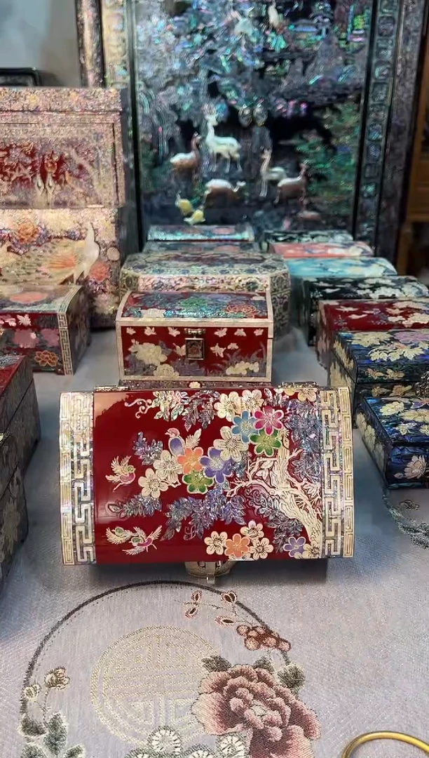 鱼锁绒布底·弘贝雅螺钿漆器文化馆