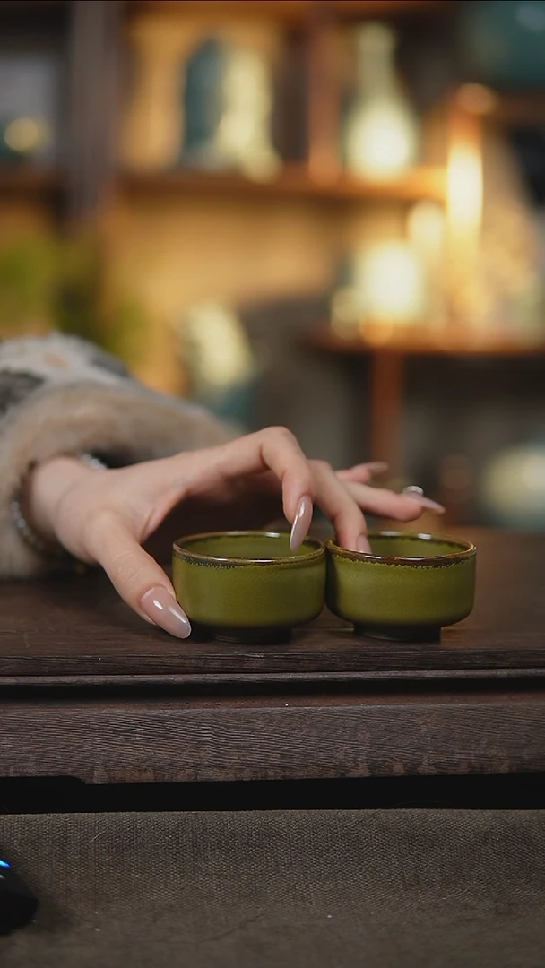 【闪购商品】杯茶叶末小唇杯一对瑕