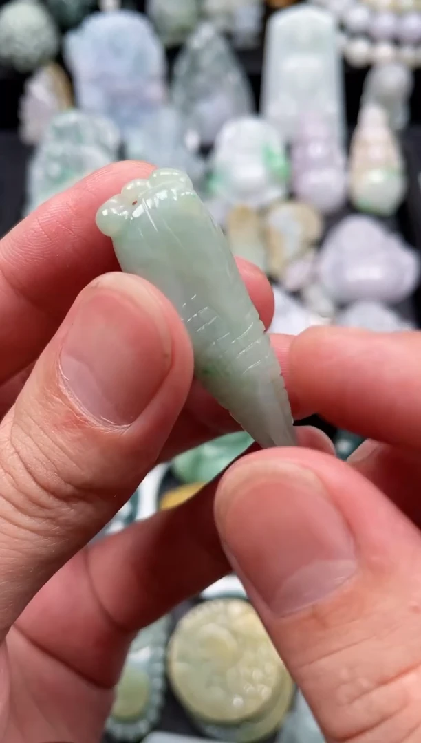 翡翠未镶嵌颈饰天然翡翠a货