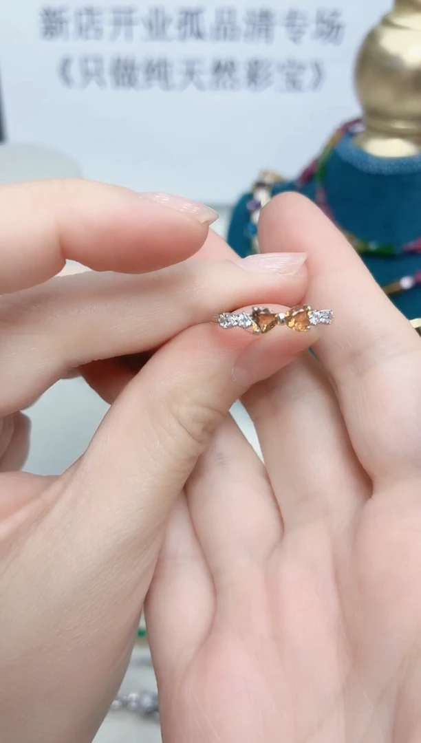 银S925镶嵌戒指水晶329ZB1130产品一个（多样性）