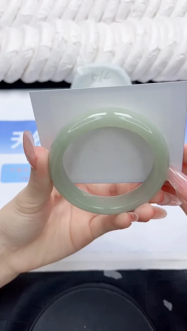 石英质玉手镯未镶嵌65-55.8